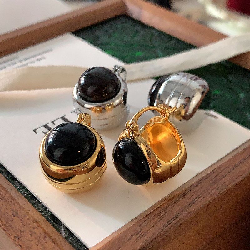 Black Agate Double-Sided Metal Ear Clips 2026 New Popular Black Earrings Light Luxury High-End European and American Simple Earrings