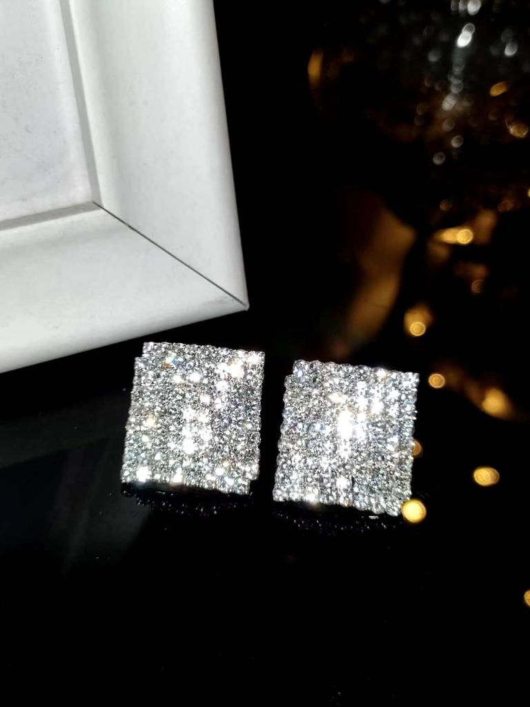 Brincos Geométricos Quadrados de Diamantes Completos - Elegantes, Modernos, Design de Nicho para Mulheres