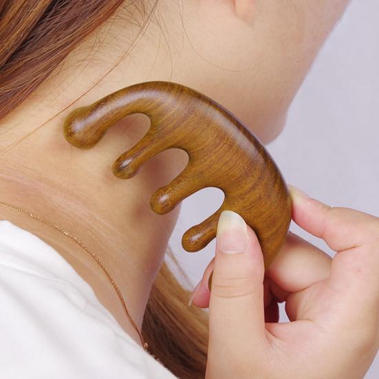 

Инструмент для парикмахерских услуг Утолщенный нажимной акупунктурный гребень из сандалового дерева с золотым шелком для массажа дома