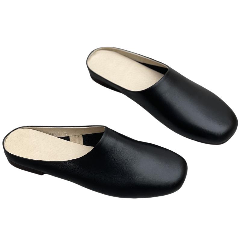 Jednoduché a retro líné pantofle s tužinkami z pravé kůže a měkkou podrážkou, dámské boty z hovězí kůže