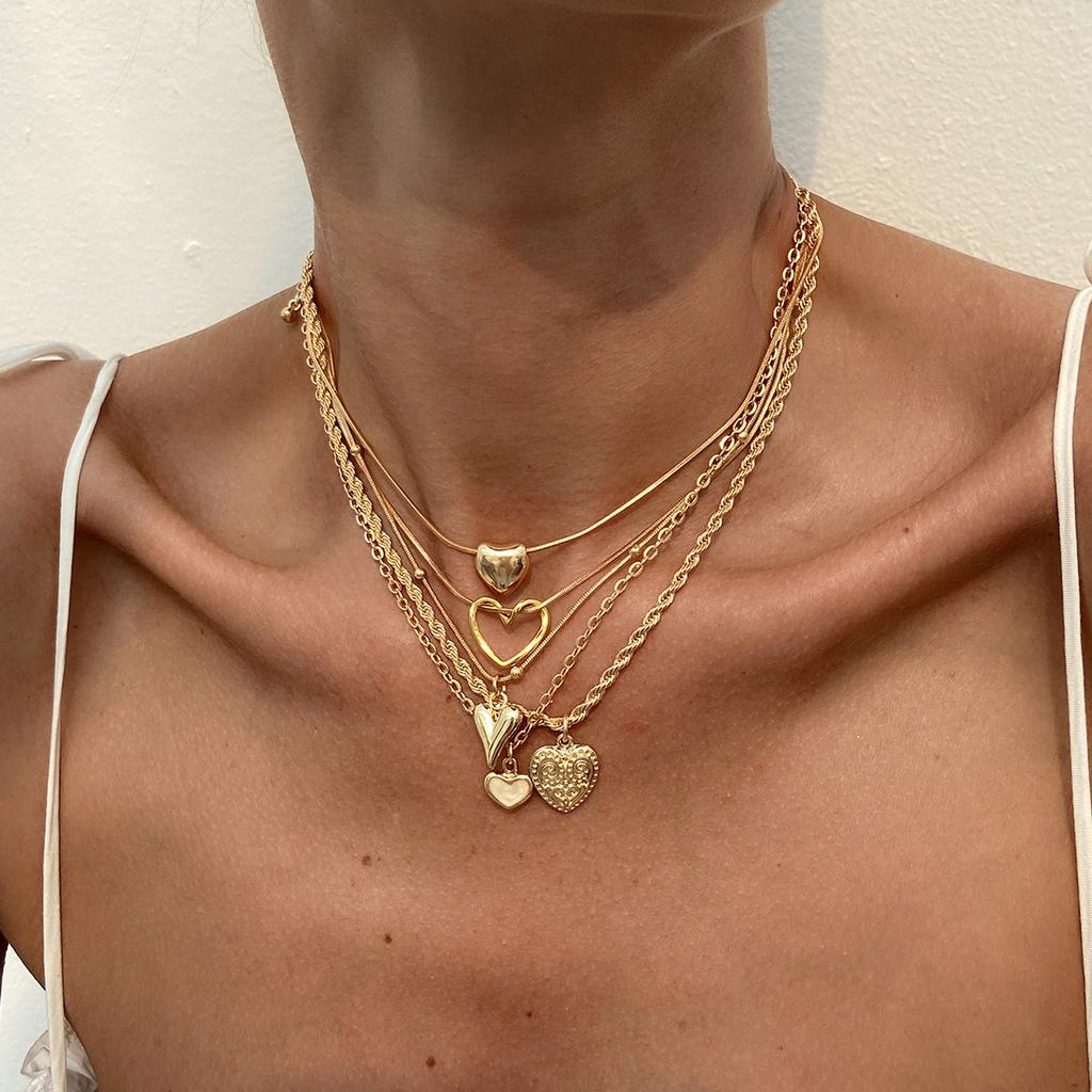 Punk Style Love Heart Alloy Pendant Necklace Personalised Tassel Twist Chain Collarbone Chain Temperament Light Luxury Stacked Ladies Necklace