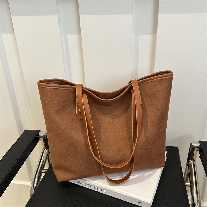 

Trendy Large Capacity Pu Tote Bag For Women Featuring Stylish Solid Color Design Perfect For Commuting And Casual Outings StyleD