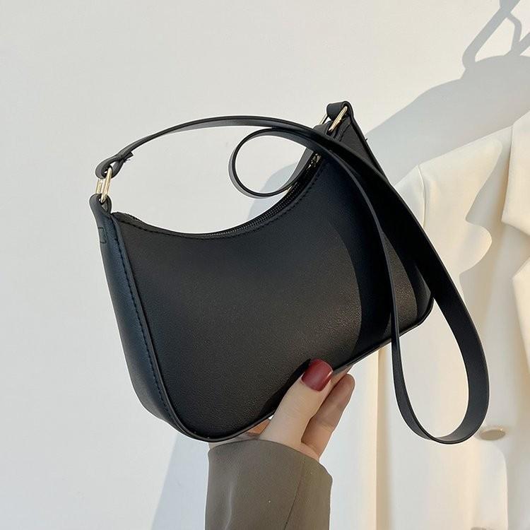 Stylish Minimalist Spring Summer Women's Small Crossbody Bag In Chic Colors