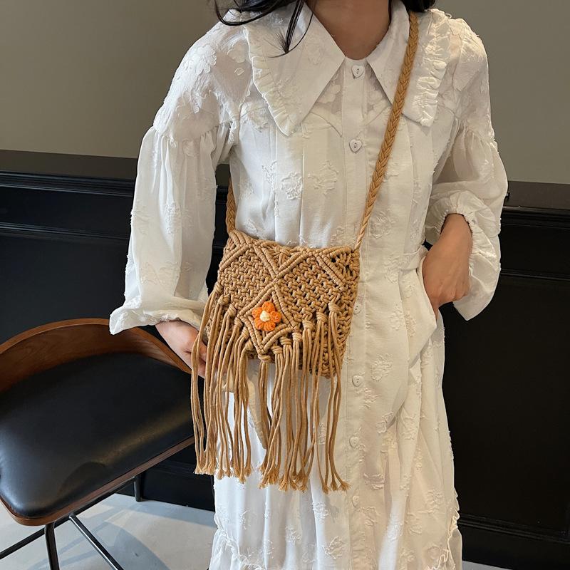 New Straw Floral Decor Bag Bohemian Tassel Beach Bag Women Crochet Fringed Crossbody Ultralight Shoulder Bag