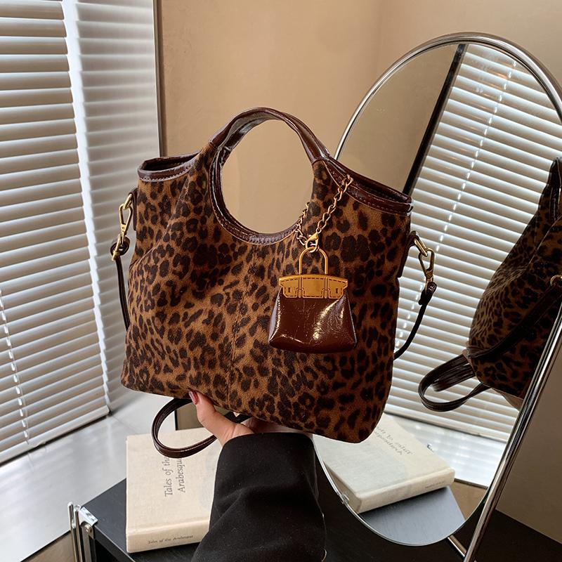 

Сумка-тоут с леопардовым принтом, повседневная, вместительная, ретро, матовая, сумка-ведро, нишевая, на одно плечо