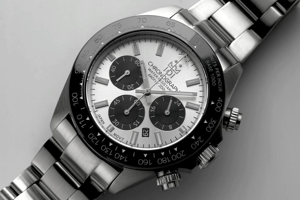 HYAKUICHI 101 Diver's Chronograph Watch, Men's, 20 ATM Water Resistant, Date Display, Quartz Movement, Ceramic Bezel, Silver Panda Design, SSV