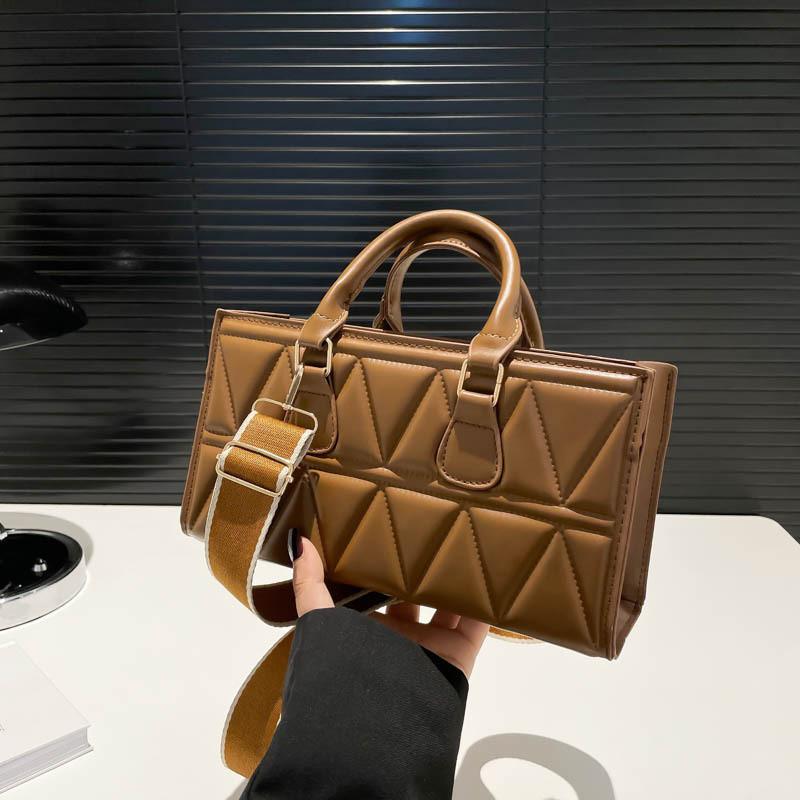 Simple Womens Pu Crossbody Bag With Quilted Design For Urban Fashion