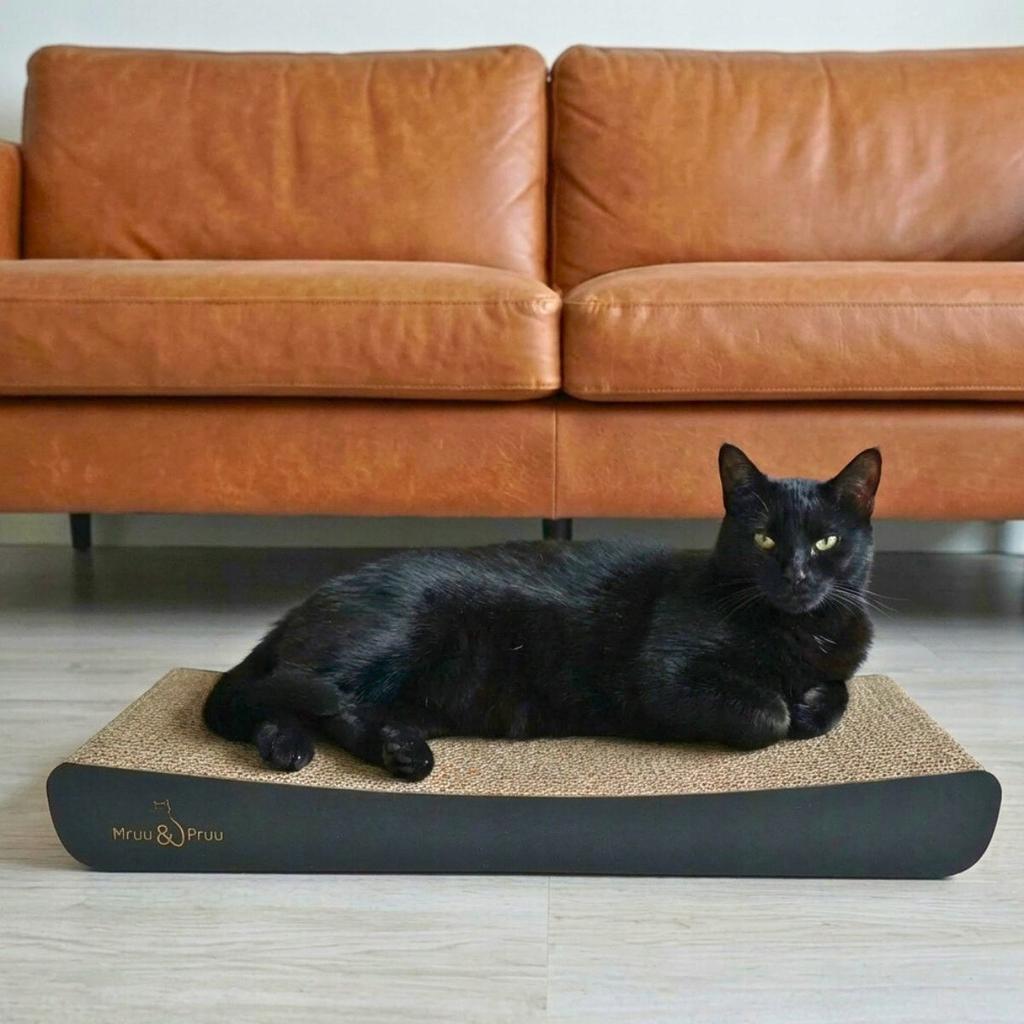 Sigma cat scratching post | black | 58x6.6x24 cm | MruuPruu