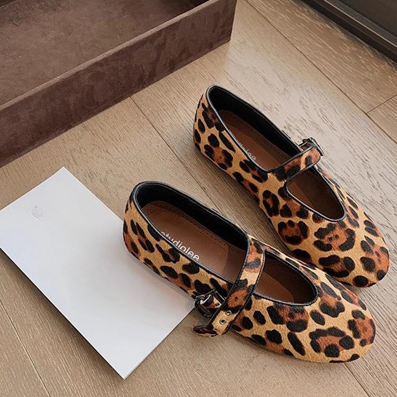 New Round-toe Slip-on Flat Shoes for Women