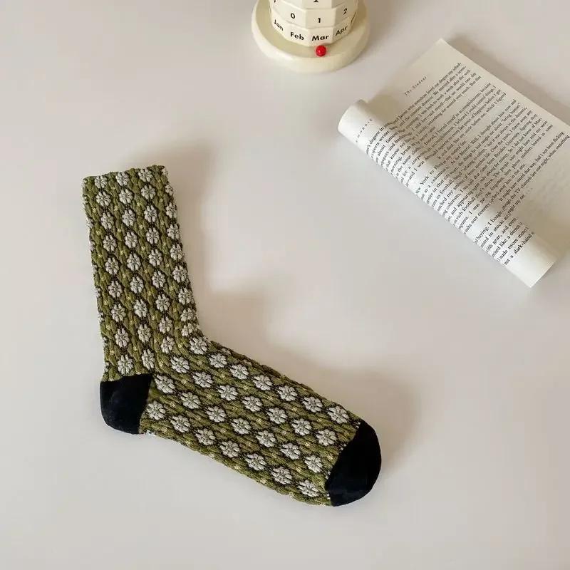 French Floral Vintage Mid-Calf Socks Flower Embossment Kawaii Socks Women Japanese Fashion Harajuku Retro Streetwear Long Socks