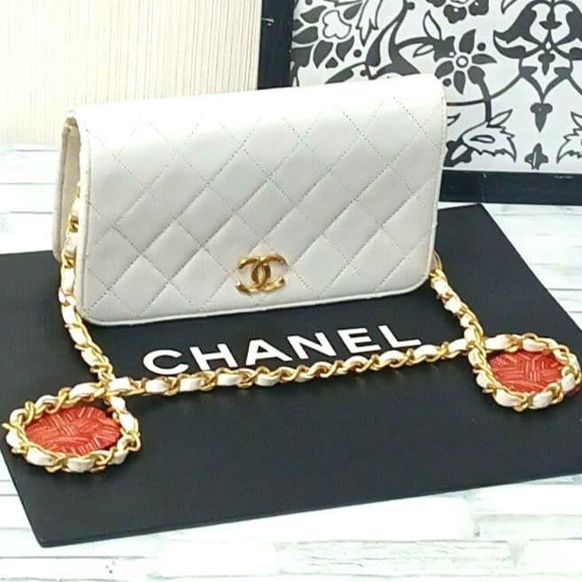 Chanel Matelasse Quilted Chain Shoulder Bag Lambskin, Single Flap, White, Push-Lock, Gold-tone Hardware