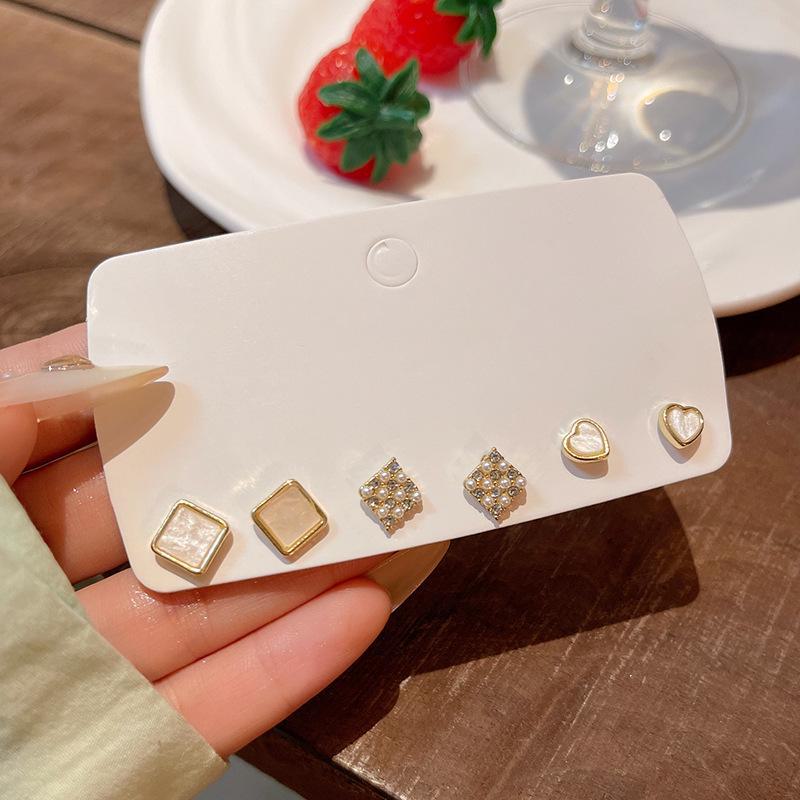 "Korean Style Pearl Ear Piercing Set: Small, Versatile Earrings for Students - Elegant and Simple High-End Jewelry"