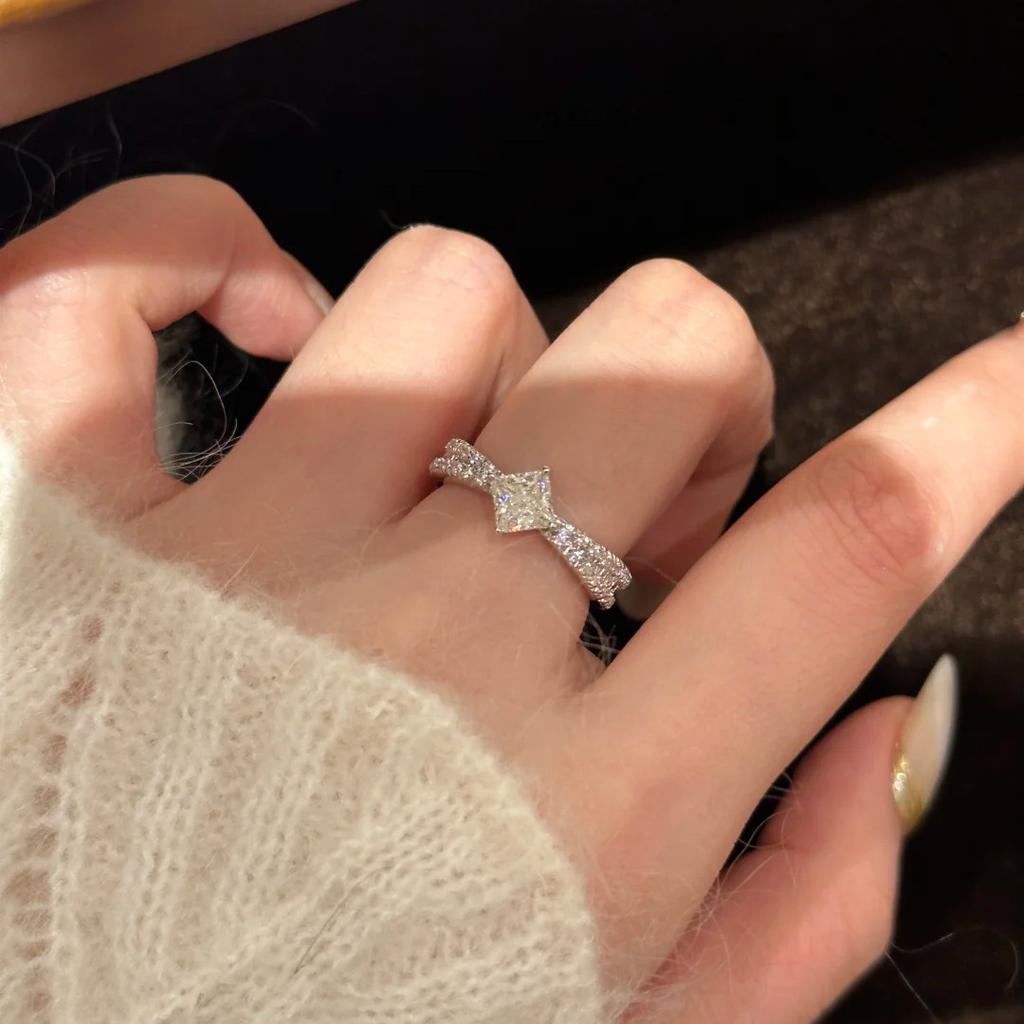 Fashion Light Luxury Romantic Star Small Rock Sugar Ring Daily Bright Galaxy Princess Square Micro Diamond Ring Female