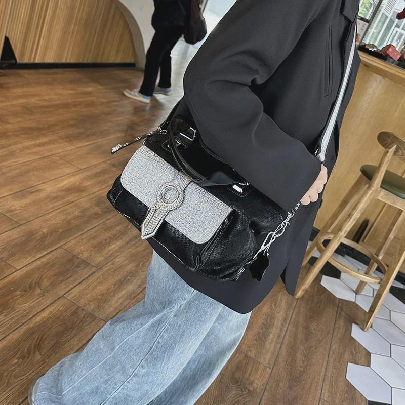 2025 Handtasche im Western-Stil mit Diamanten: Vielseitige Damen-Tragetasche, Schultertasche und Umhängetasche