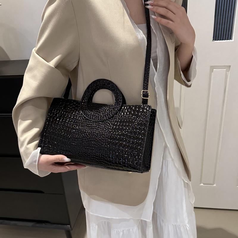 Crocodile Pattern Leisure  New in Large Capacity Commuting Retro Single Shoulder Diagonal Straddle Women's Armpit Hand Bag
