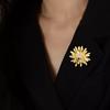 Smell Chrysanthemum Brooch High-End Female Cute Little Bee Daisy Corsage Fashion Animal And Plant Anti-Light Pin Suit Accessories