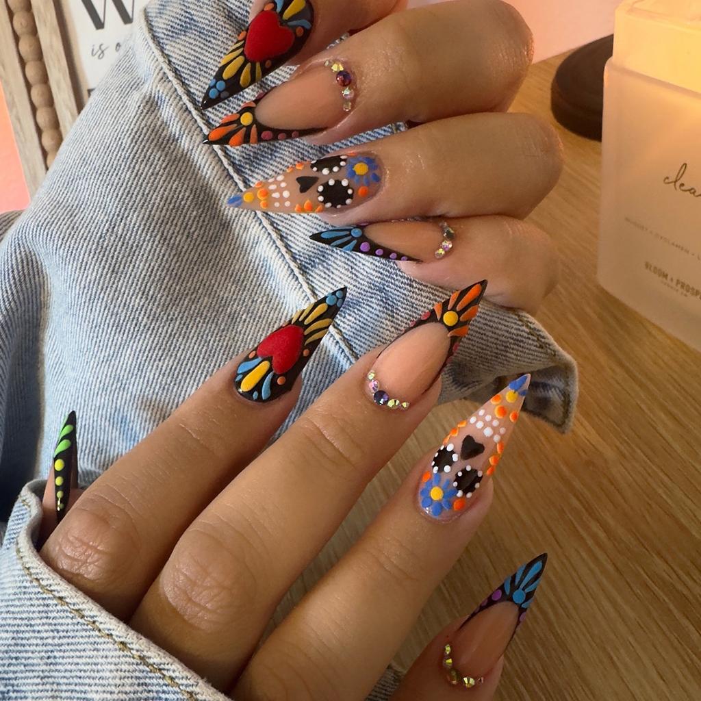 24 Stück Y2K Bunte Feuerwerk Falsche Nägel Mandel mit Herz Smiley Gesicht Fake Nails Süß Cool Stil Abnehmbare Press-On Nägel