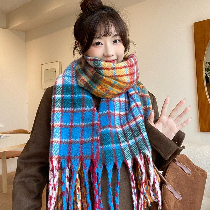 New Christmas Plaid Scarf, High-end Women's Warmth, New Retro Fringed Women's Scarf Shawl