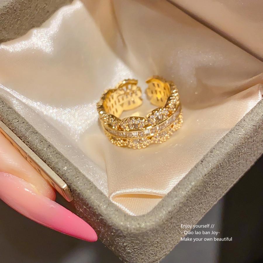 Womens Elegant Zirconia Jewelry With Gold Or Silver Finish For Party Wear
