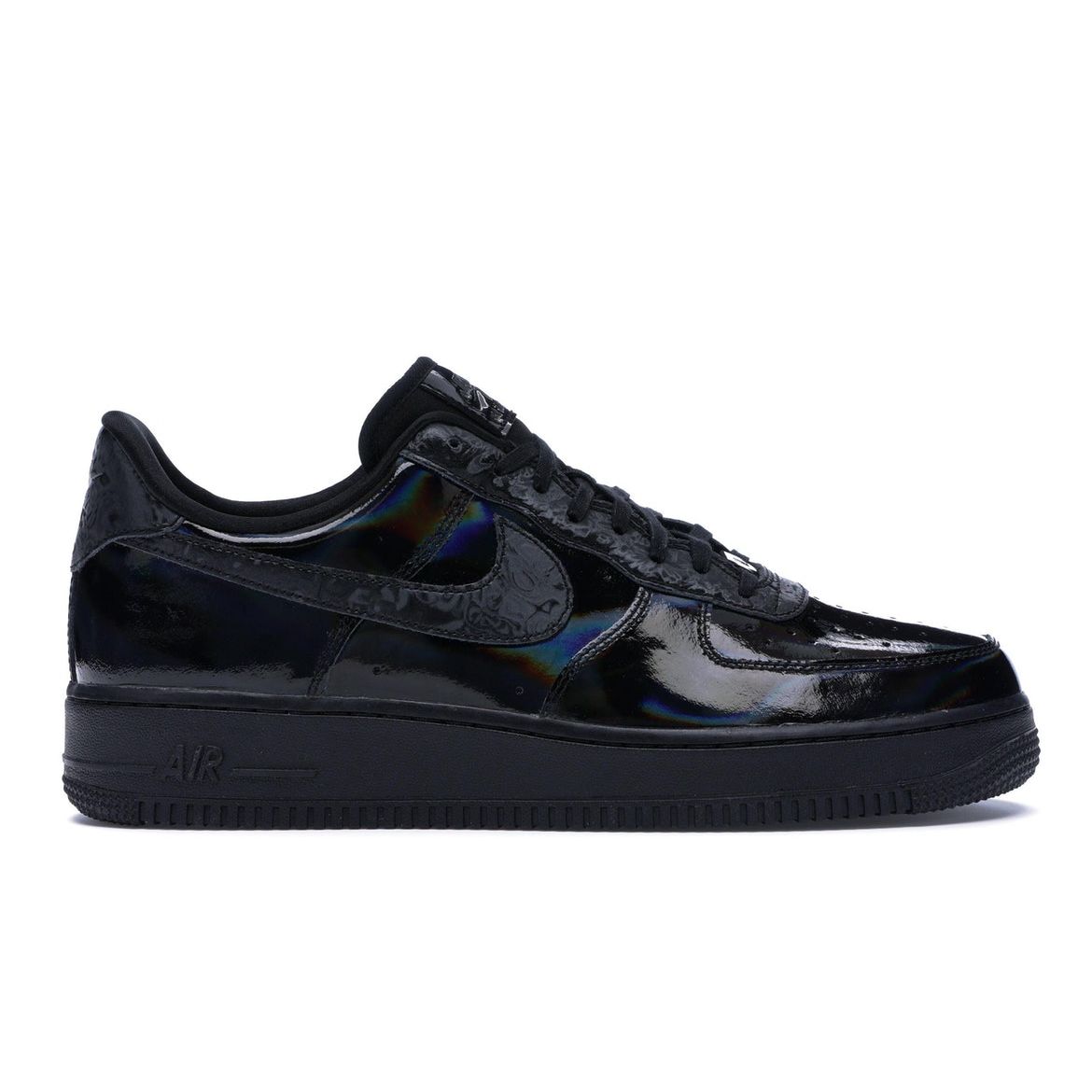 

Женские кроссовки Nike Air Force 1 Luxe Black Summit-White 898889-009