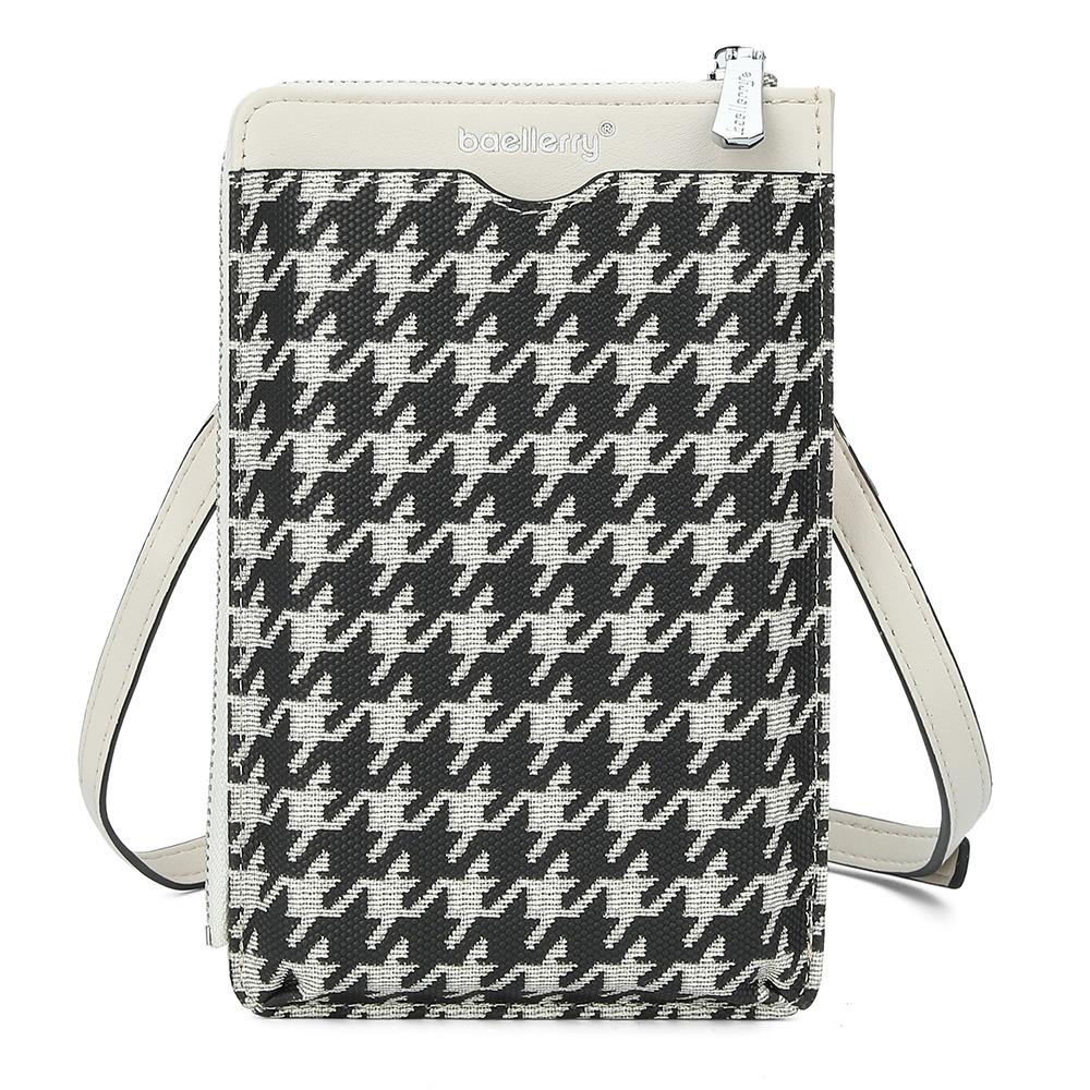 Korean version of Qiandongge women s mobile phone bag small satchel contrasting color simple shoulder bag women s exquisite summer mini bag one size белый 2060₽