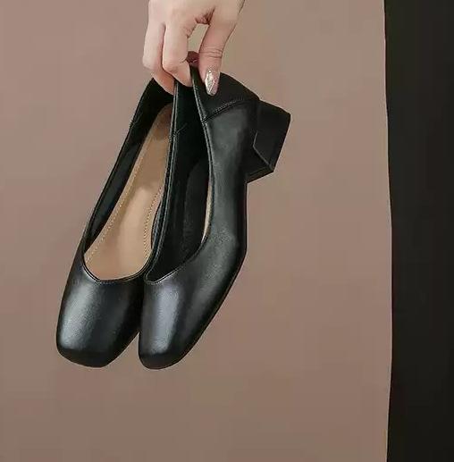 Off-white Leather V-mouth Thick Heel Commuter Single Shoes Women's Soft Sole Soft Leather Versatile Comfortable Square Head Low Heel Milk Work Shoes