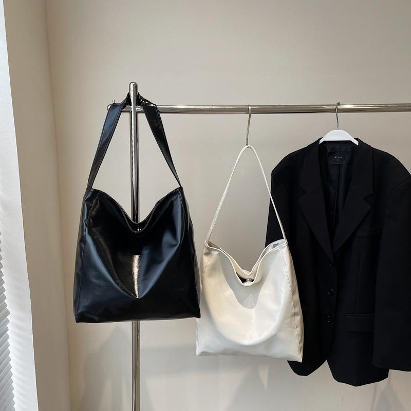 Bag women's new texture fashion shoulder messenger bag casual large capacity commuter tote bag