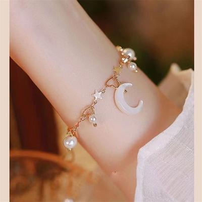 Fancy Moon Pearl Bracelet For Women Fashion Crescent Moon Chain Necklaces Japan Korea Unique Popular Design Jewelry Party Gift