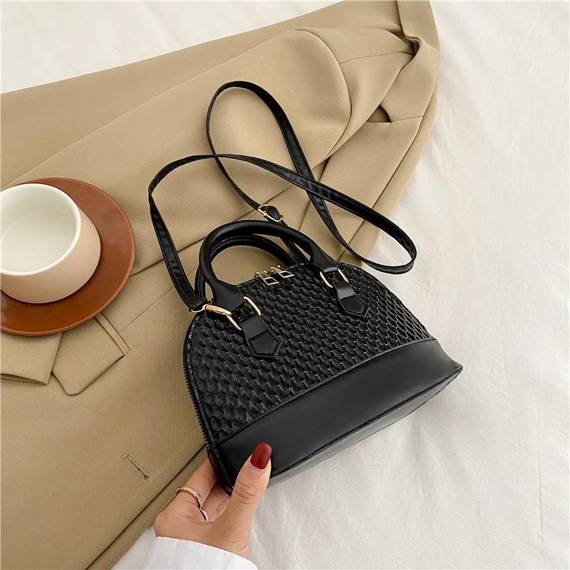 Chic Urban Minimalist Shell Bag For Women Summer 2023 Fashionable Crossbody Bag чёрный