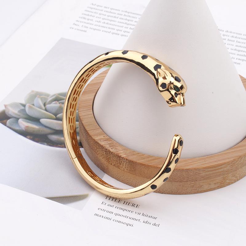 

Новые модные персонализированные браслеты из геля для голого тела в стиле пантеры, универсальные, легкие, роскошные, мужские и женские насадки