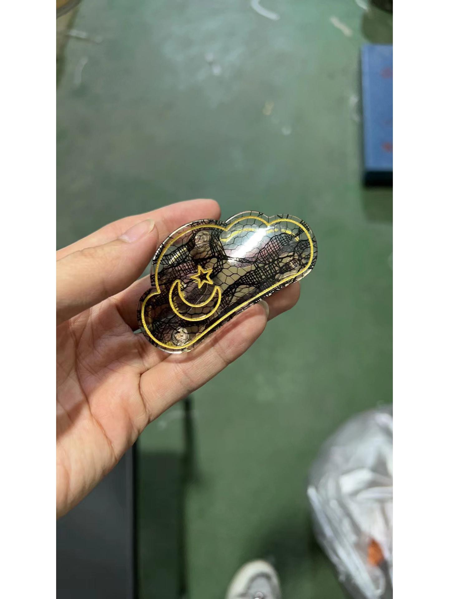 

YHJ Средний Прозрачный Акриловый Зажим-Краб для Волос с Кружевом - Япония