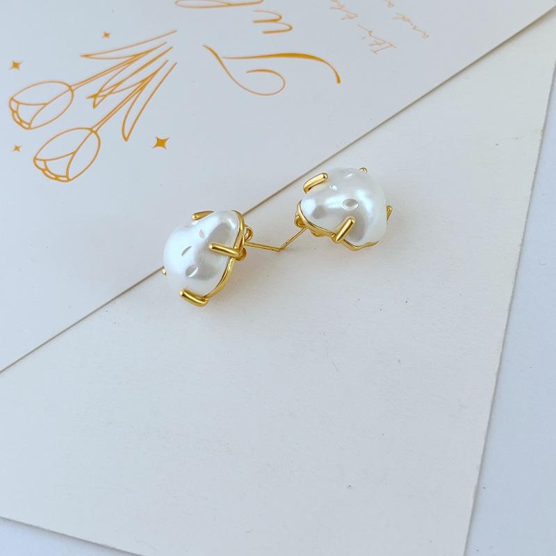 Meier New Luxury-inspired Stud Earrings: Elegant, Minimalist, Niche Design with Vintage Irregular Pearl Accents