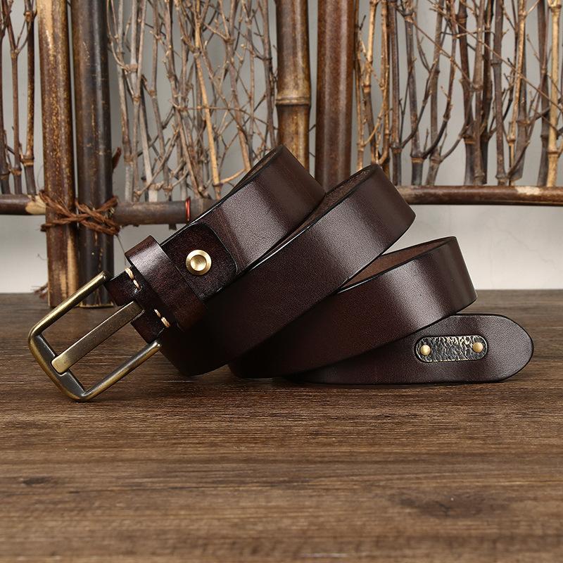 Hochwertiger Herrengürtel mit Messingschnalle, echte Rindslederoberfläche, modischer, individueller All-Match-Gürtel für Freizeithosen