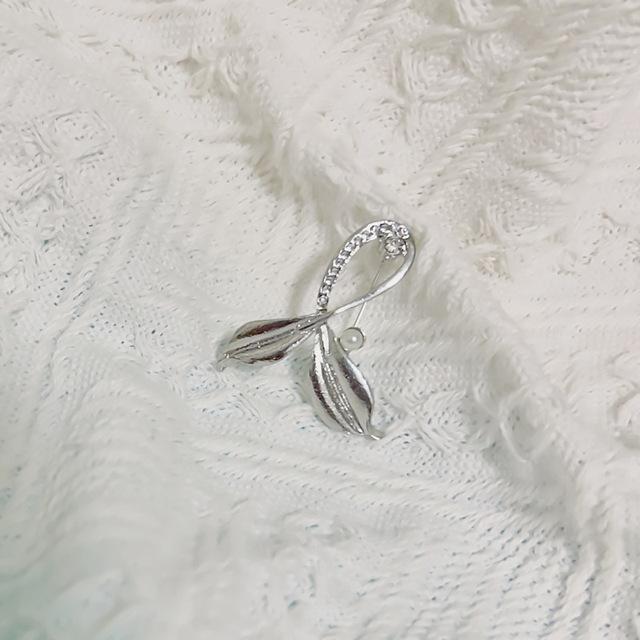 Broche papillon en perles, petit parfum haut de gamme, exquis, luxueux, tempérament élégant, nouvelle tendance 2023