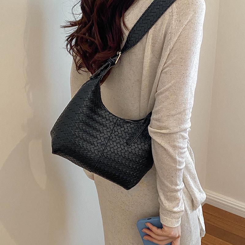 Cross2026 Women's Trendy Woven Tote: High-End, Versatile Single Shoulder Bag for Commuting and Style