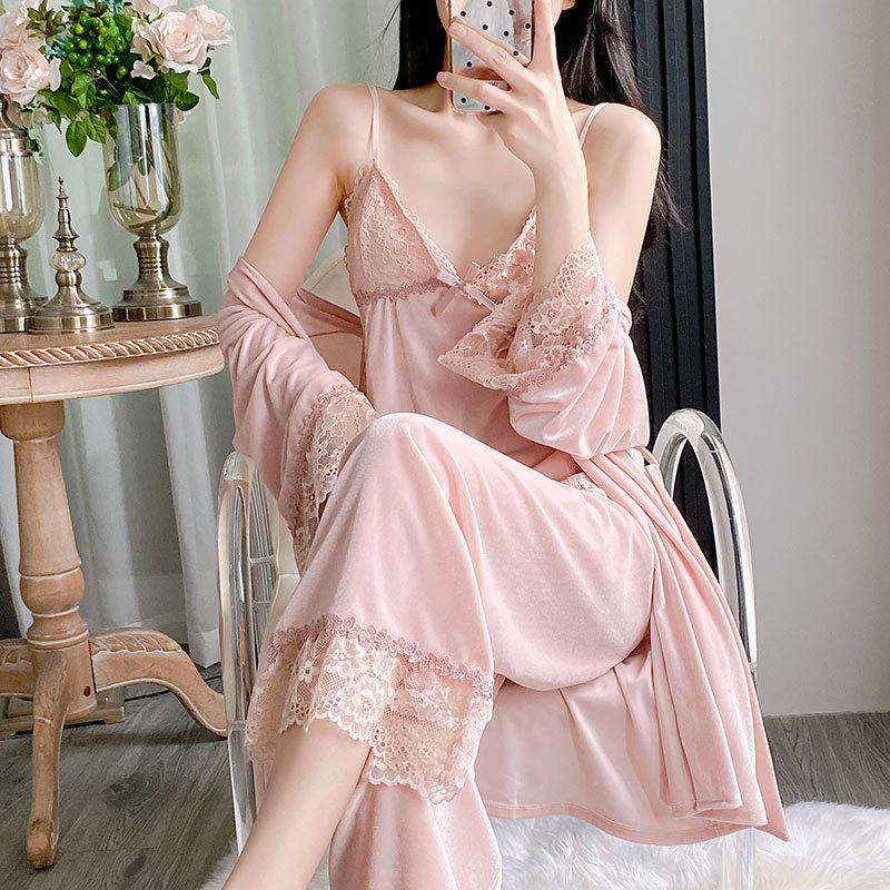 

Женский пижамный комплект из трех предметов из ледяного шелка - Кружевной топ-майка, Длинные брюки, Халат - Сексуальная весенне-летняя домашняя одежда Extra Large розовый