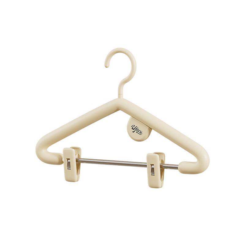 Non-Slip Plastic Clothes Hangers with Clips