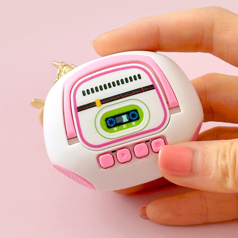 

[Schedule] Retro Cassette Recorder Keychain (Random Delivery) Single product