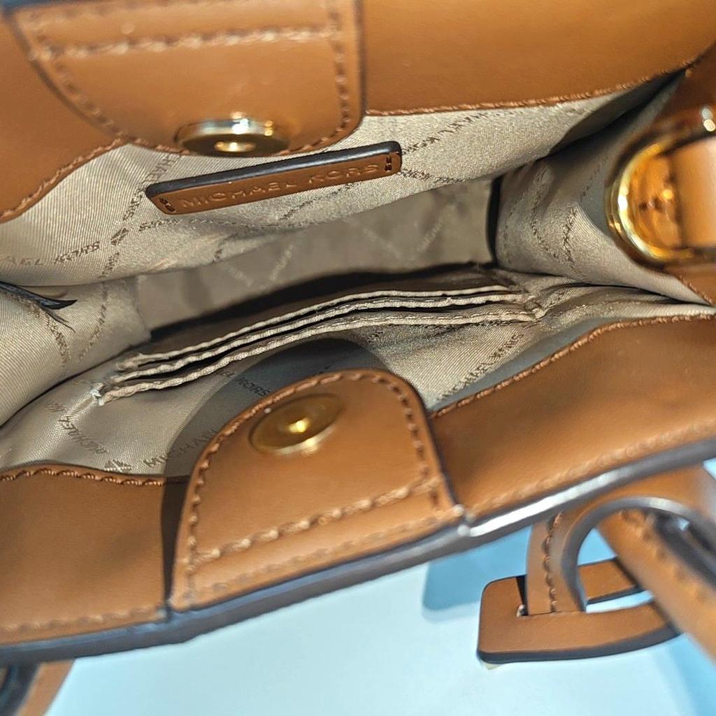 [Pre-Owned] Mercer Mini Brown Coated Canvas Monogram Crossbody Bag - Excellent #1LV7Z9