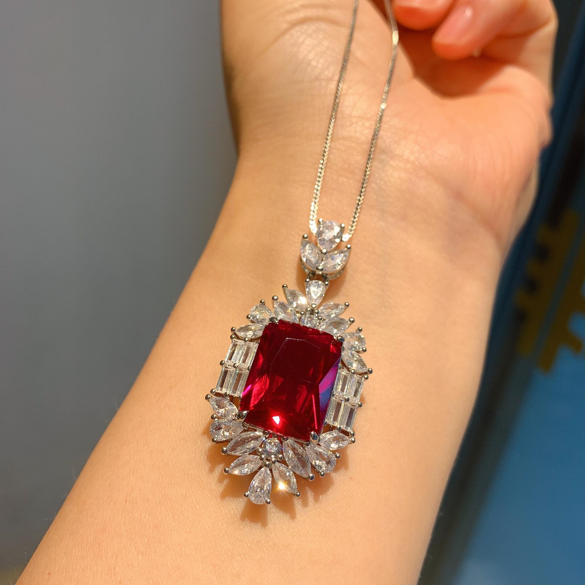 

Ювелирные изделия Douyin имитация изумрудно-красного сокровища кулон основной камень 12 * 16