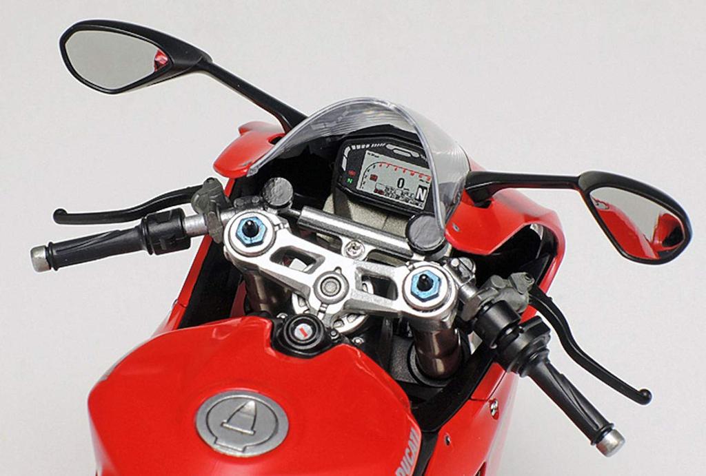 Tamiya 1/12 Motorcycle Series No.129 Ducati 1199 Panigale S Plastic Model 14129