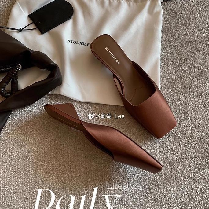 Schaffellversion~ Traubenmutter, der gleiche französische eckige Kopf, leichte Öffnung, Satin-Dreieck und Muller-Sandalen Damen Sommer Halbschuhe