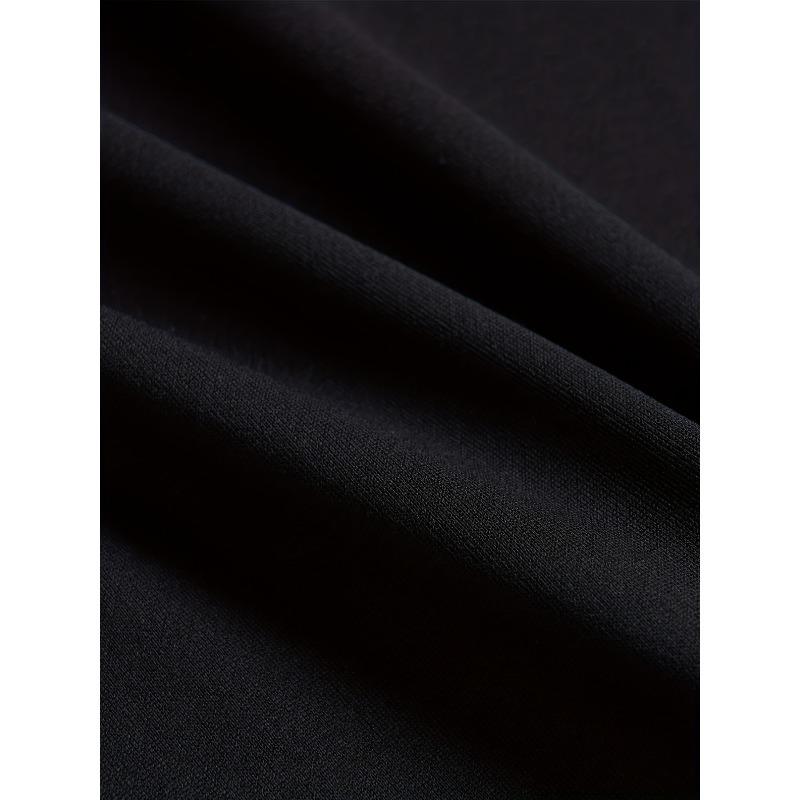 Herren-T-Shirt mit kurzen Ärmeln und Mustern, mit ethnischen Merkmalen und kulturellem Stil, suchen Sie einzigartige Designs