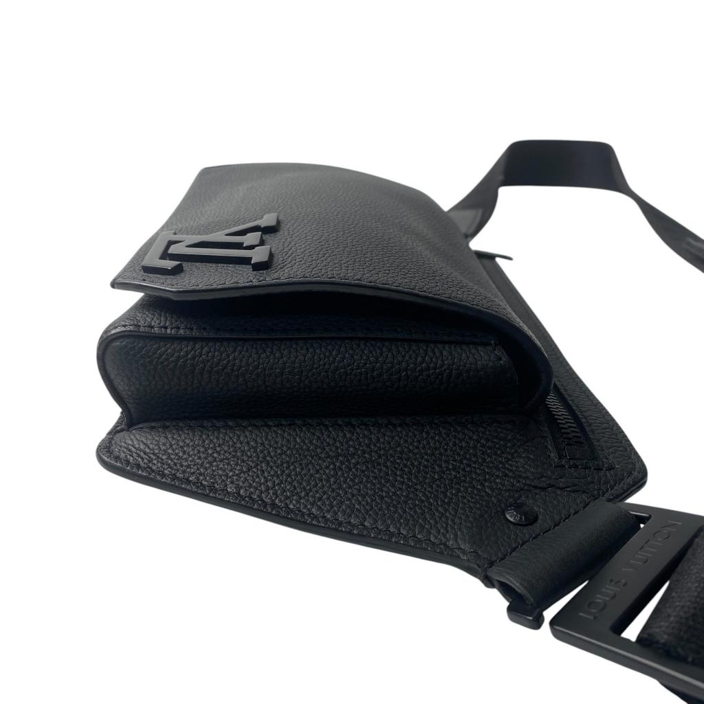 Used LOUIS VUITTONbody bag black leather mens