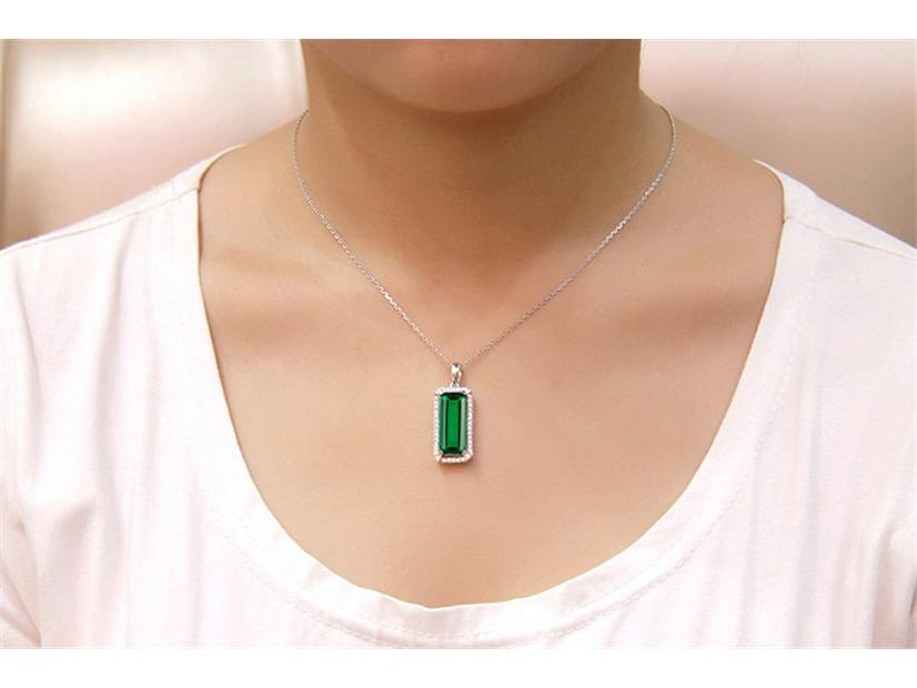 Korejský smaragdový a zelený turmalínový přívěsek, náhrdelník pokovený 18K platinou
