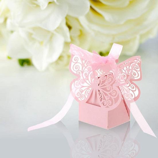20 ks elegantních vyřezávaných bonboniér se stuhami na narozeninovou svatbu