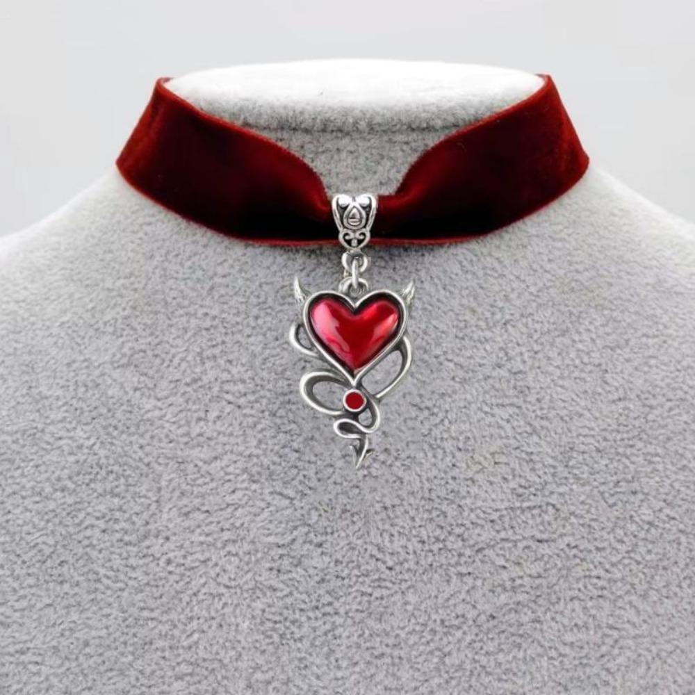 Gothic Punk Dark Devil Black Drip Glaze Heart Shape Flower Pendant Velvet Choke Necklace for Women Halloween Party Jewelry Gifts