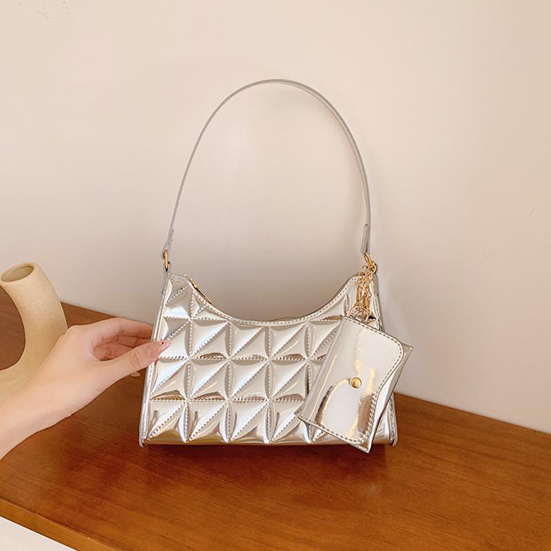 Stylish Womens Summer Shoulder Bag With Chic Glossy Finish In Silver Gold Green Pink And Black серебряный