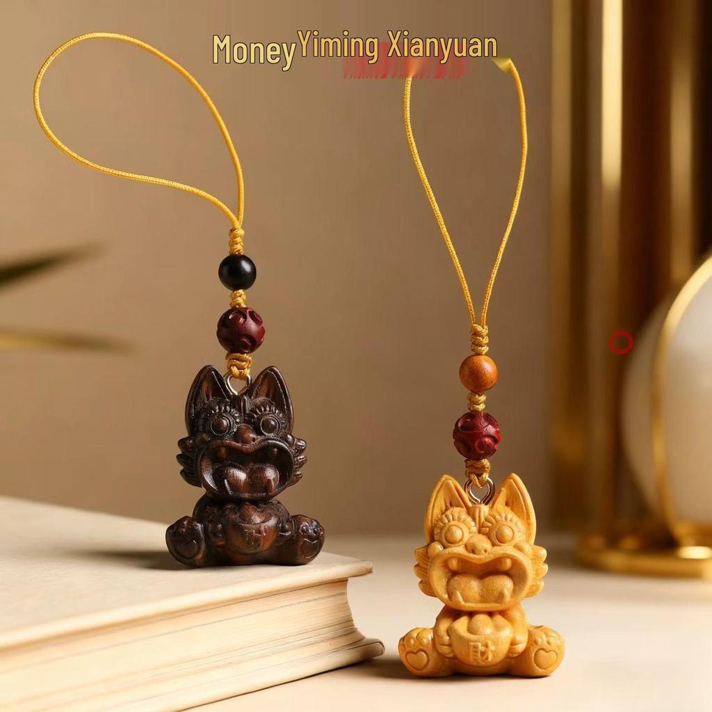 Yiming Xianyuan Sandalwood Cat Pendant: Real Wood Mobile Phone Charm and Car Keyring Lanyard