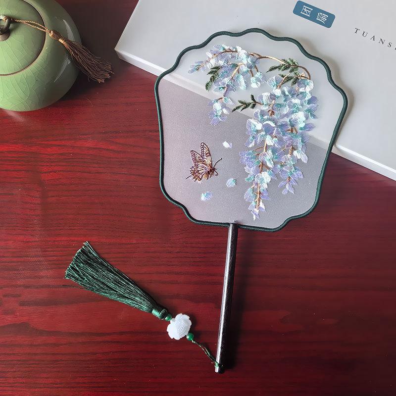 

Классический веер в китайском стиле с принтом для свадебной группы, специальной формы, с длинной ручкой, двухсторонней вышивкой, веер для ципао